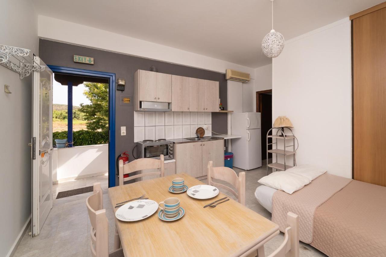 Blue Houses Apartments Finikounda Exterior foto