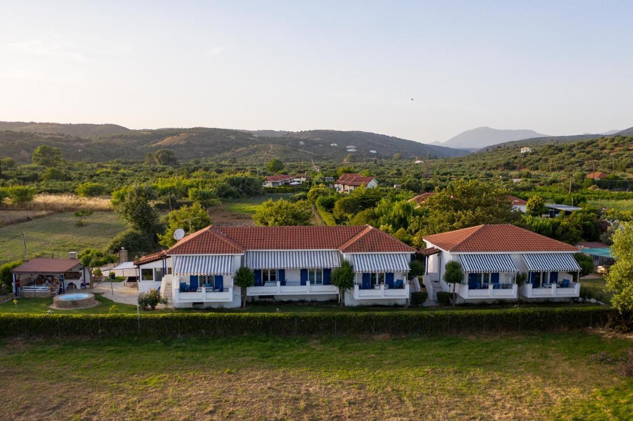 Blue Houses Apartments Finikounda Exterior foto